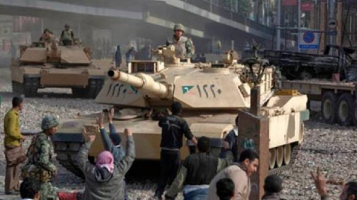Αίγυπτος: Τελεσίγραφο 48 ωρών από τον στρατό στη Μουσουλμανική Αδελφότητα