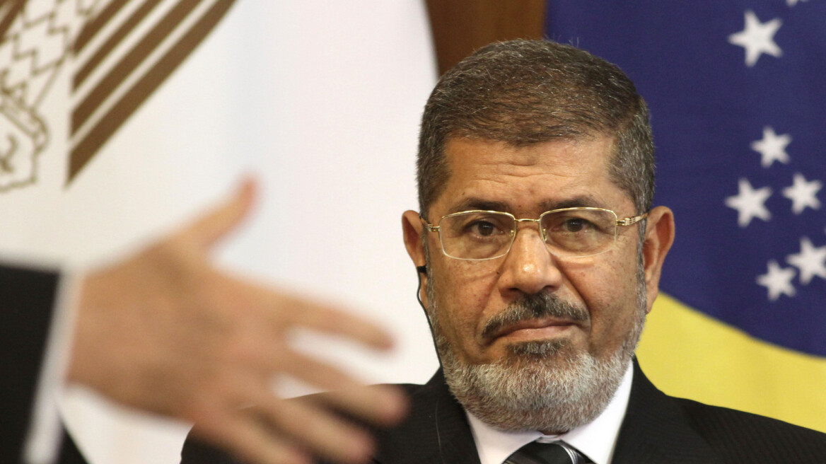 Αίγυπτος: Δικαστήριο διέταξε την κράτηση του Μόρσι για συνωμοσία με τη Χαμάς