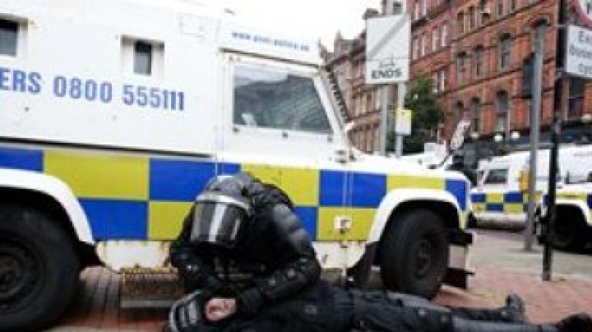 Ιρλανδία: 56 τραυματίες αστυνομικοί κατά τα επεισόδια στο Μπέλφαστ