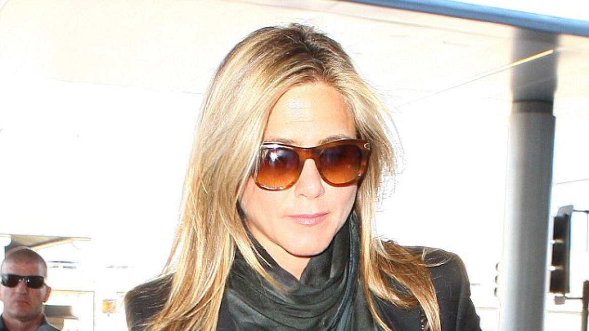Η Jennifer Aniston άλλαξε πτήση για να μη συναντήσει την Angelina Jolie