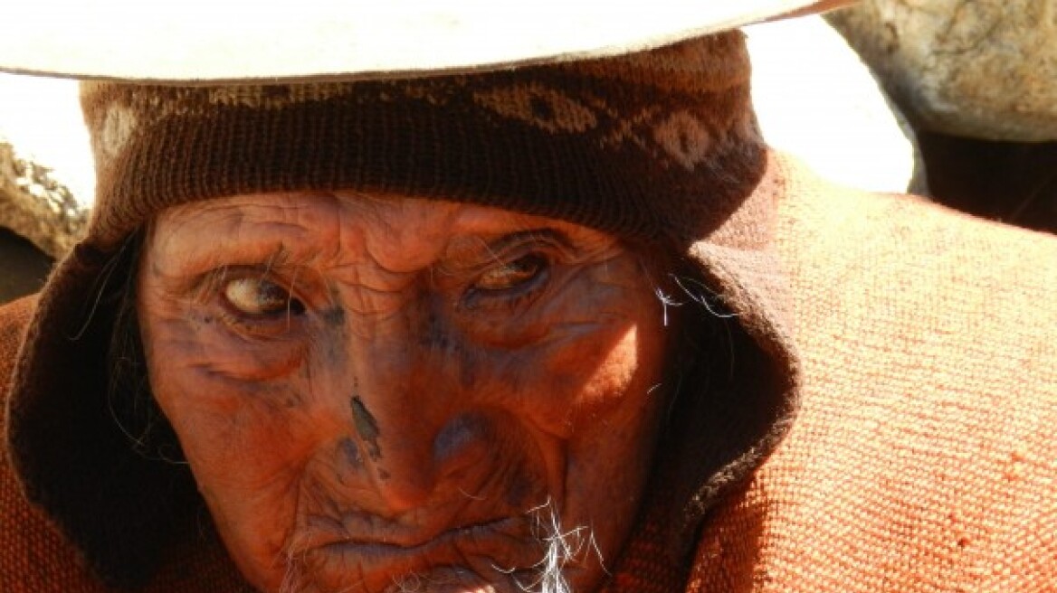 Με σαύρες και φύλλα κόκας τρέφεται ο γηραιότερος άνθρωπος του κόσμου