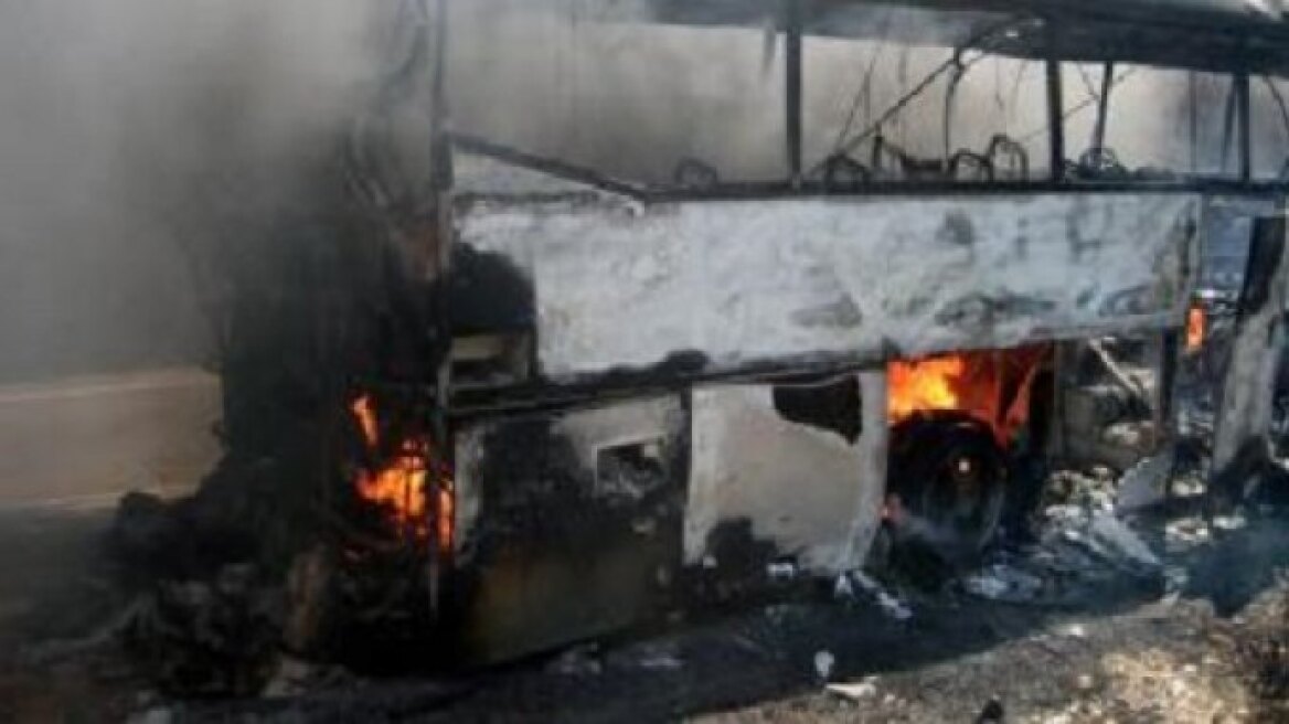 Κρήτη: Τουριστικό λεωφορείο τυλίχθηκε στις φλόγες 
