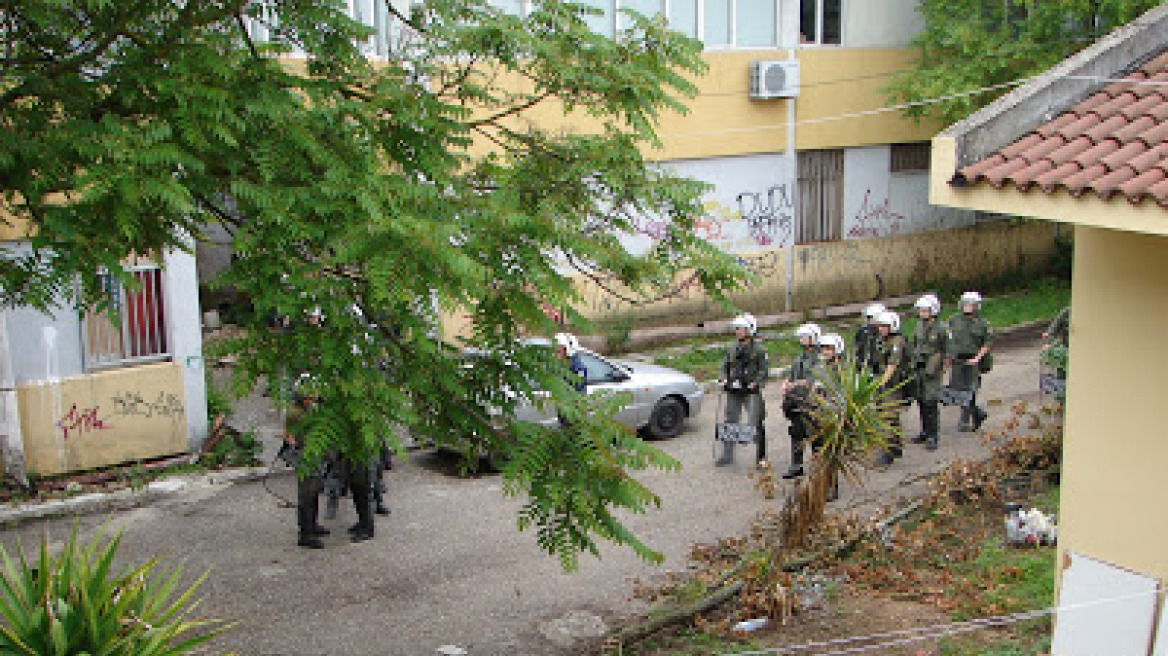 Ιωάννινα: Τι βρήκε η αστυνομία σε υπό κατάληψη δημόσια κτήρια 