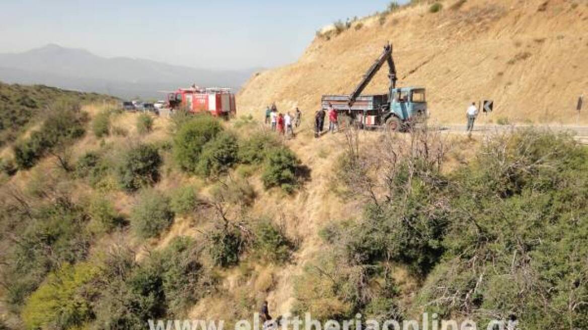 Μεγαλόπολη: Τέσσερις νεκροί μετά την πτώση Ι.Χ. σε γκρεμό