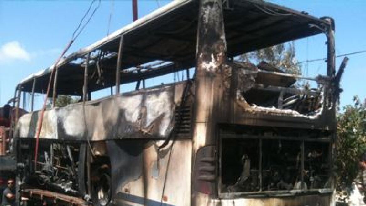 Λεωφορείο των ΚΤΕΛ έπιασε φωτιά εν κινήσει στην Ηλεία 