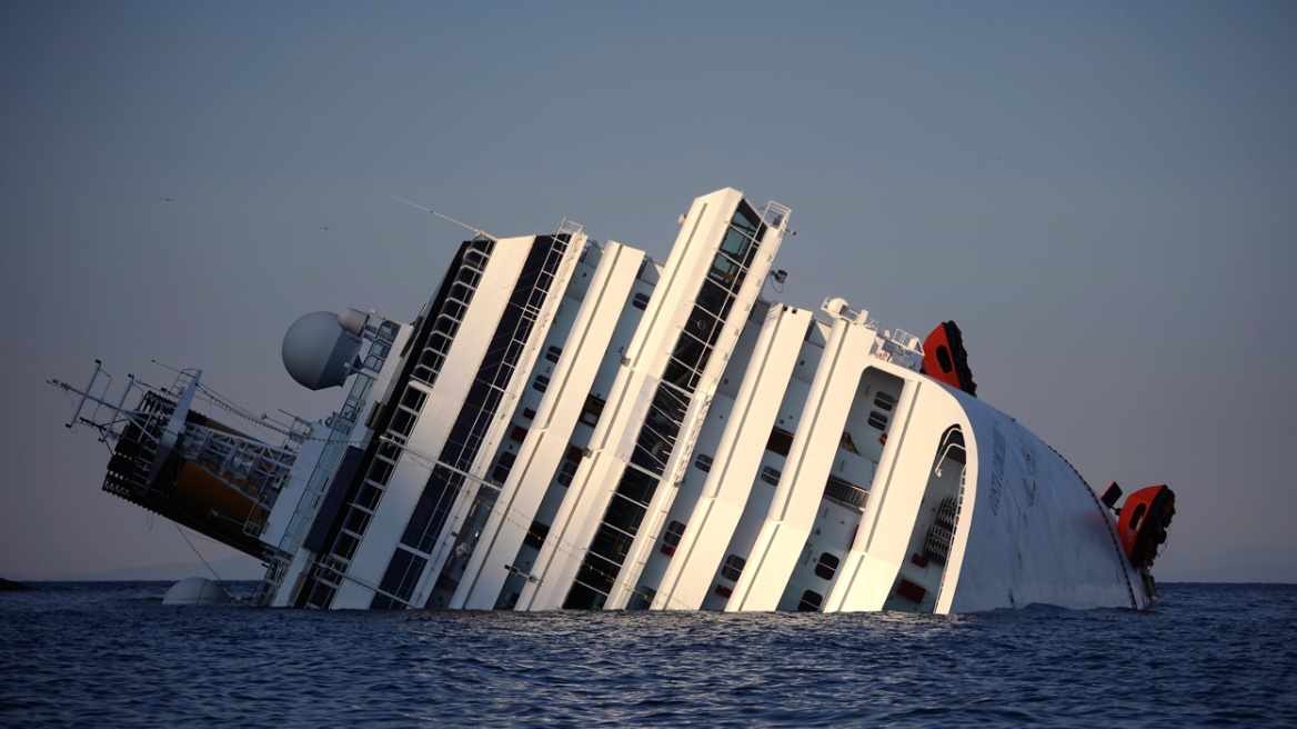 Ξεκινά τη Δευτέρα η ανέλκυση του μοιραίου Costa Concordia