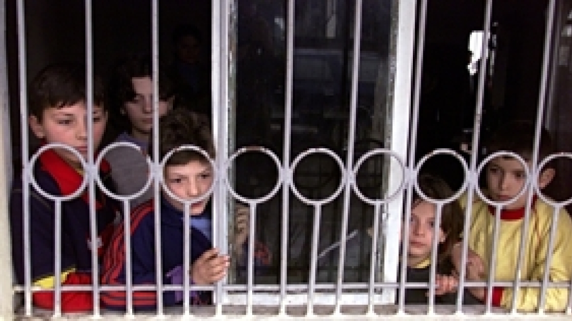 Οι βεντέτες στην Αλβανία κρατάνε μακριά από το σχολείο σχεδόν 600 παιδιά