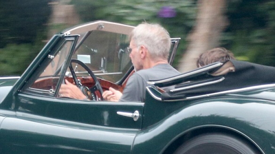 Harrison Ford: Βόλτα με την αγαπημένη του vintage Jaguar