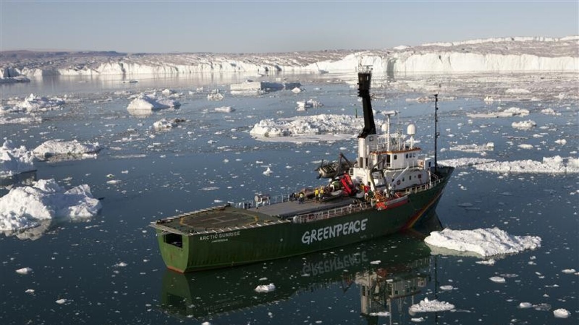 Επέμβαση των ρωσικών αρχών σε πλοίο της Greenpeace-Συνέλαβαν 25 ακτιβιστές 