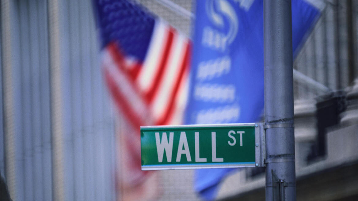 Tα macro «ανέβασαν» τη Wall Street 