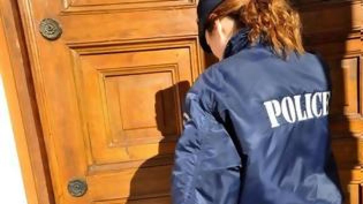 Συνελήφθη γυναίκα αστυνομικός για εμπλοκή στη δράση της ΧΑ