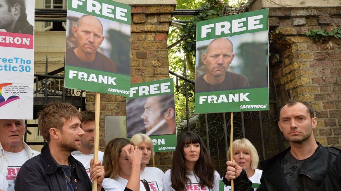 Λονδίνο: Διάσημοι διαδήλωσαν υπέρ των ακτιβιστών που κρατούνται στη Ρωσία