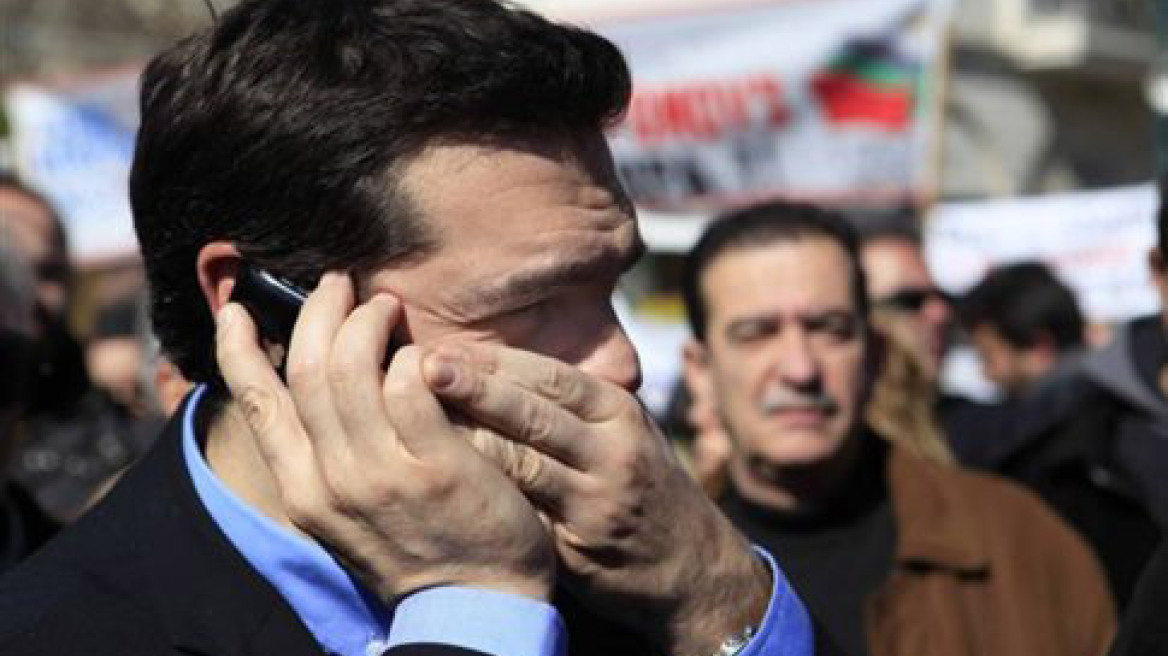 Απαντήσεις «χωρίς μισόλογα» ζητά ο ΣΥΡΙΖΑ για τις τηλεφωνικές παρακολουθήσεις