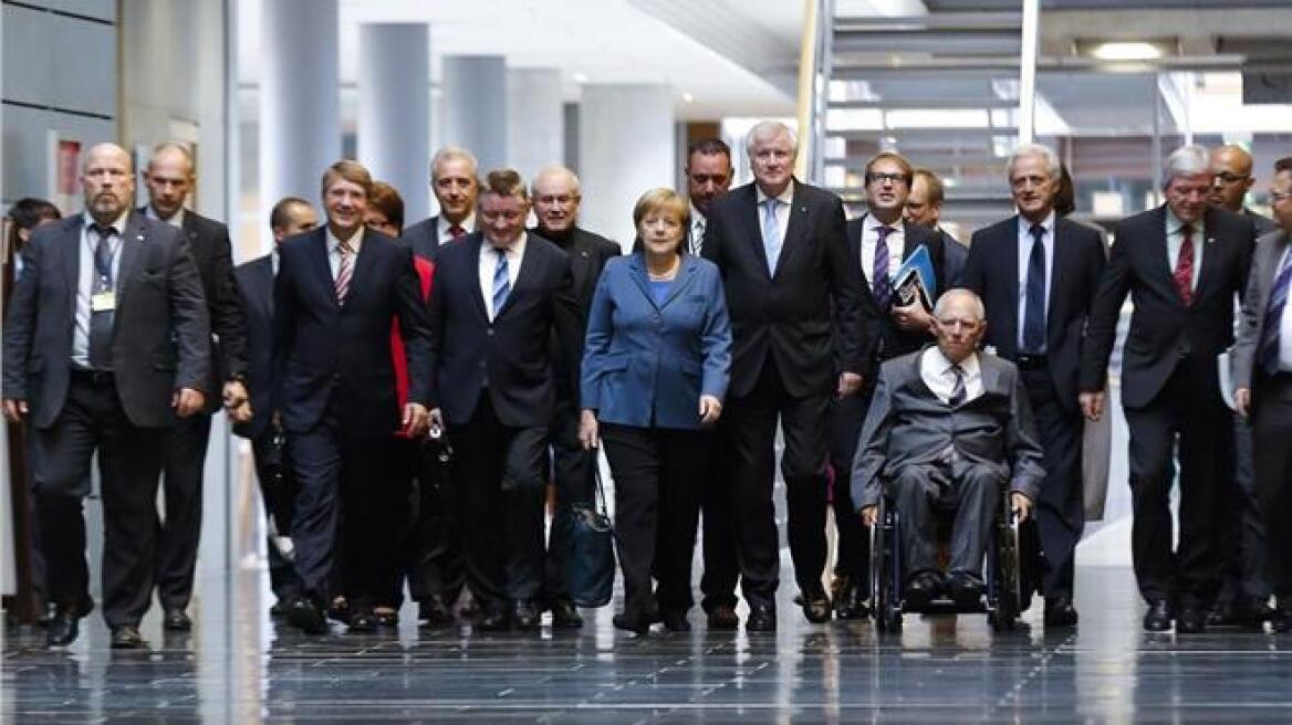 «Σκληρό πόκερ» για το σχηματισμό κυβέρνησης στη Γερμανία 