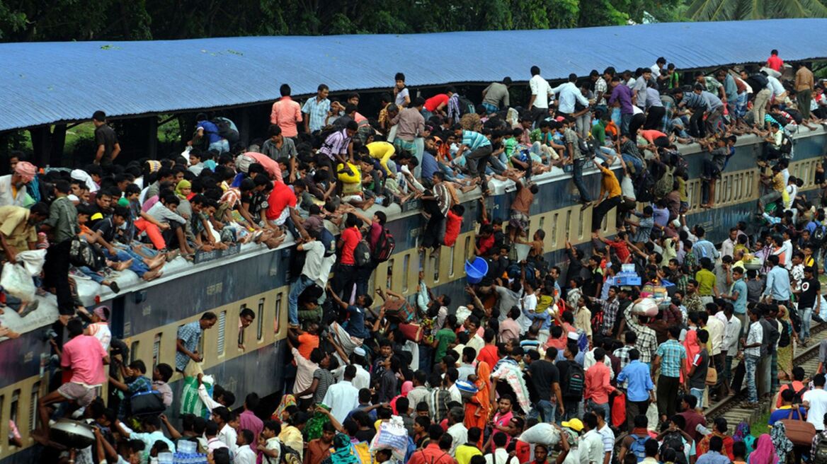 Μπαγκλαντές: Στοιβάζονται στα τρένα για να πάνε για προσκύνημα στη Μέκκα
