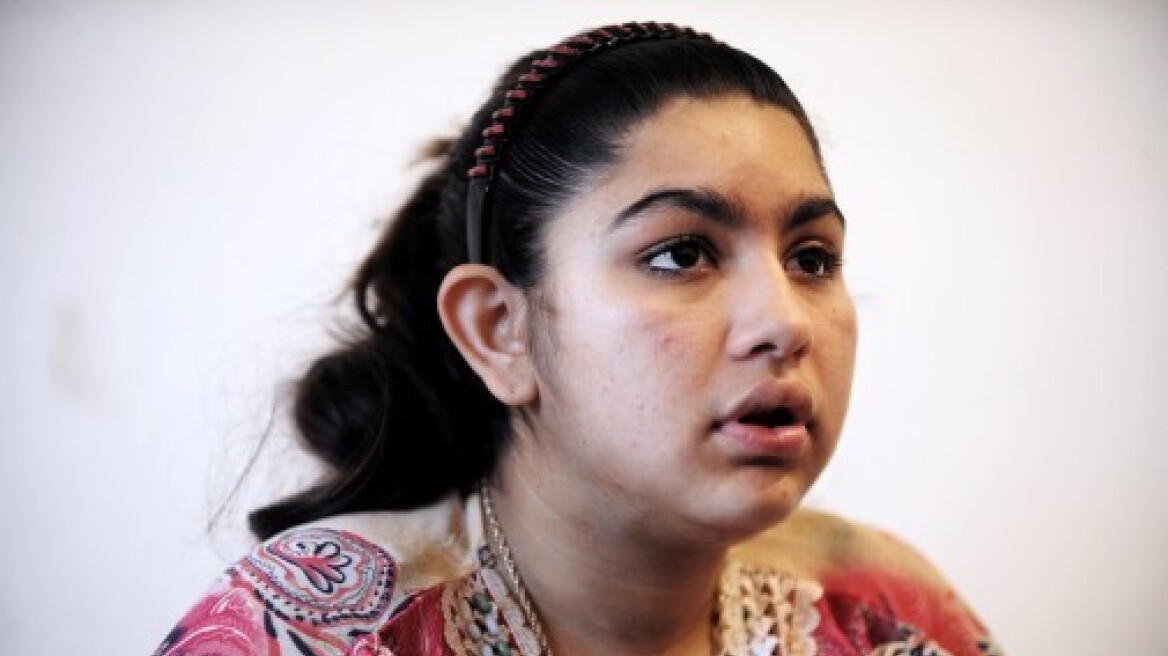 Γαλλία: «Εμφύλιος» για την απέλαση της 15χρονης έφηβης Ρομά 