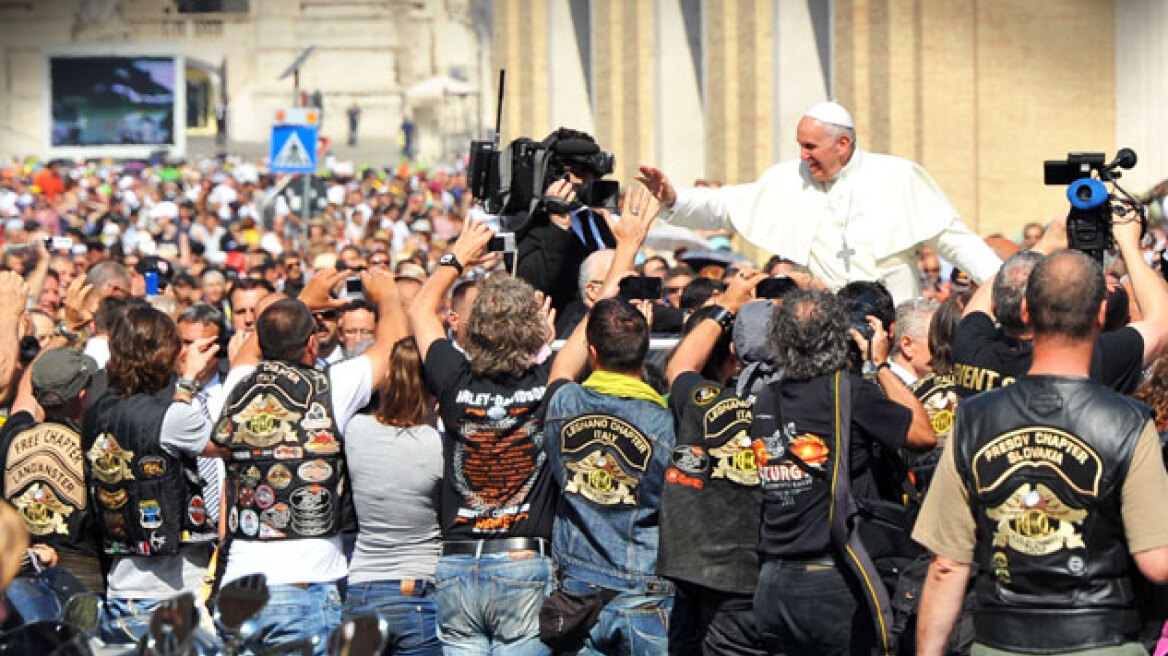 Ο Πάπας πουλάει τη Harley-Davidson του!