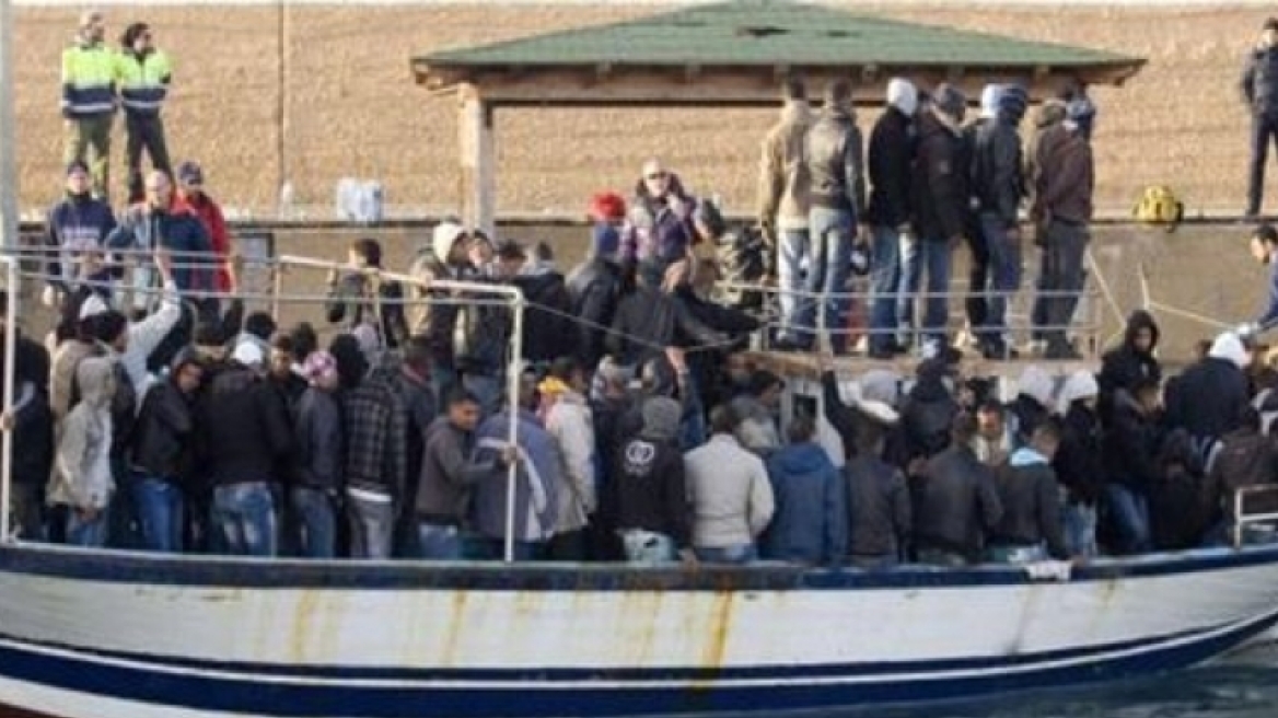 Μεσσηνία: Σκάφος με παράνομους μετανάστες εντοπίστηκε στο λιμάνι της Μεθώνης 