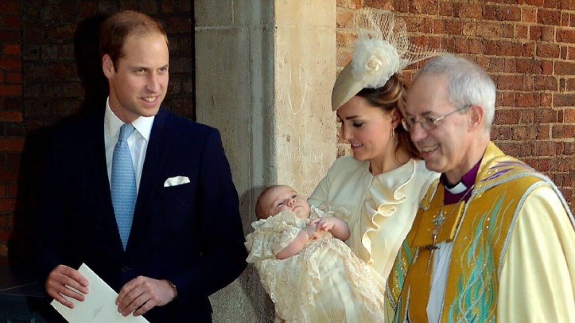 Βρετανία: Δείτε φωτογραφίες από τη λαμπερή βάφτιση του πρίγκιπα Τζορτζ