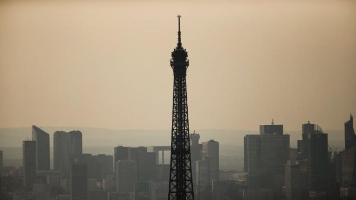 Κλειστός ο Πύργος του Άιφελ λόγω ενός ακτιβιστή της Greenpeace