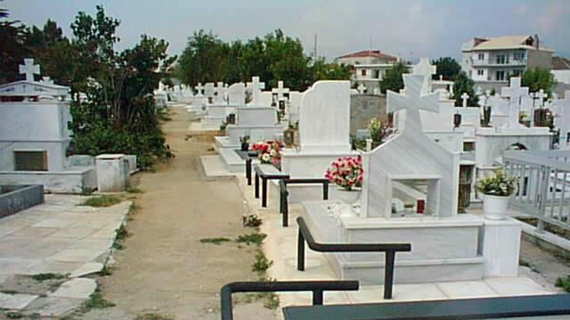 Κύπρος: Μοναχές άρπαξαν οστά από νεκροταφείο