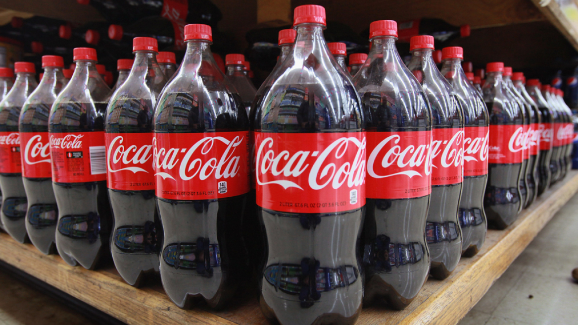 Την ανάκληση 33 απολύσεων από την Coca Cola ζητά το Εργατικό Κέντρο Θεσσαλονίκης