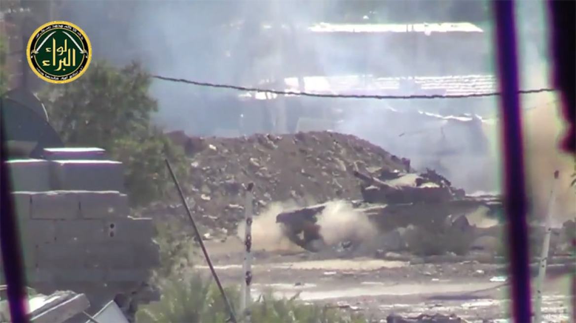 Συγκλονιστικό βίντεο: Η στιγμή που συριακό άρμα εκτοξεύει οβίδα! 