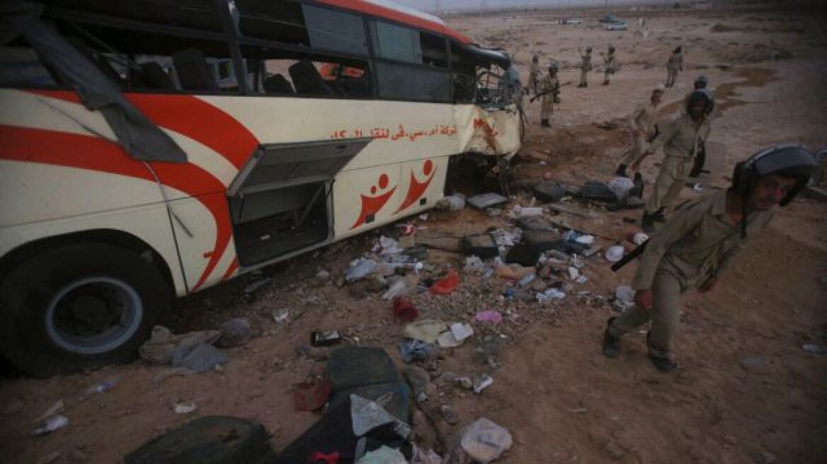 Αίγυπτος: 24 νεκροί σε σύγκρουση τρένου με δυο οχήματα
