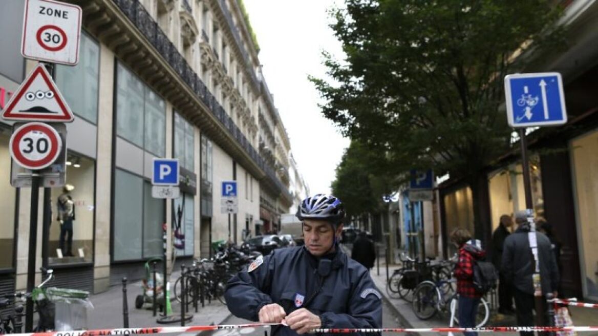 Παρίσι: Τρόμος από οπλισμένο και επικίνδυνο άντρα