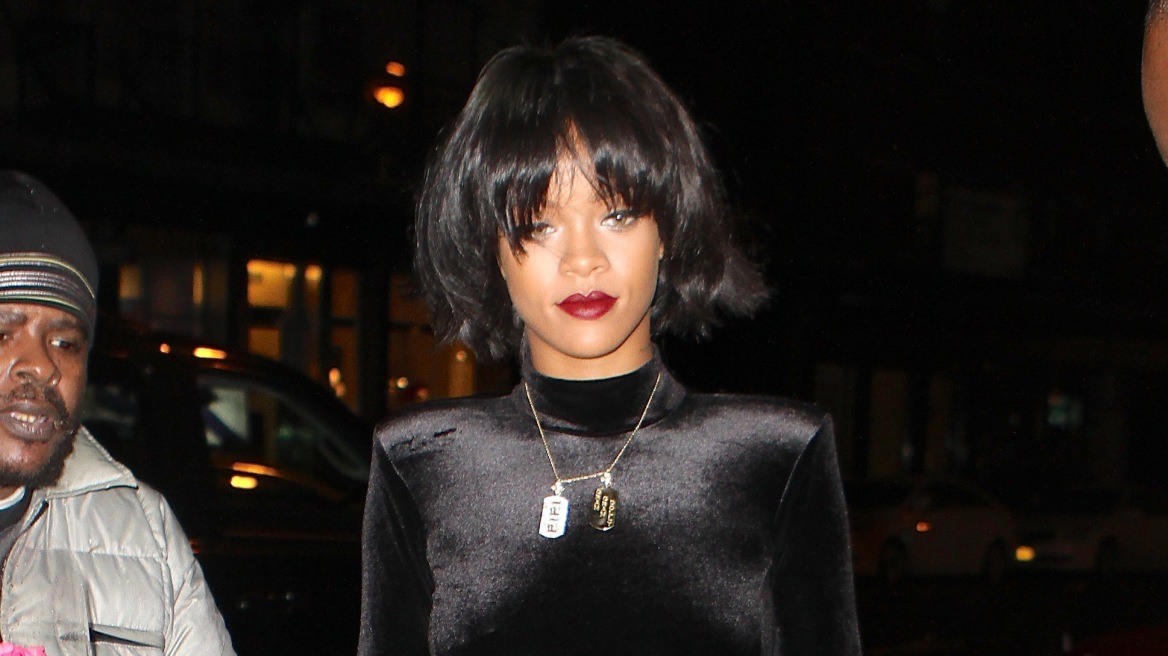 Rihanna: Φορώντας μόνο ένα κορμάκι