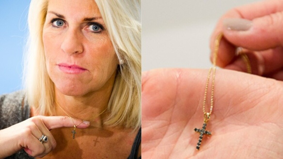 Νορβηγία: Απαγόρευσαν σε τηλεπαρουσιάστρια να φοράει σταυρό!
