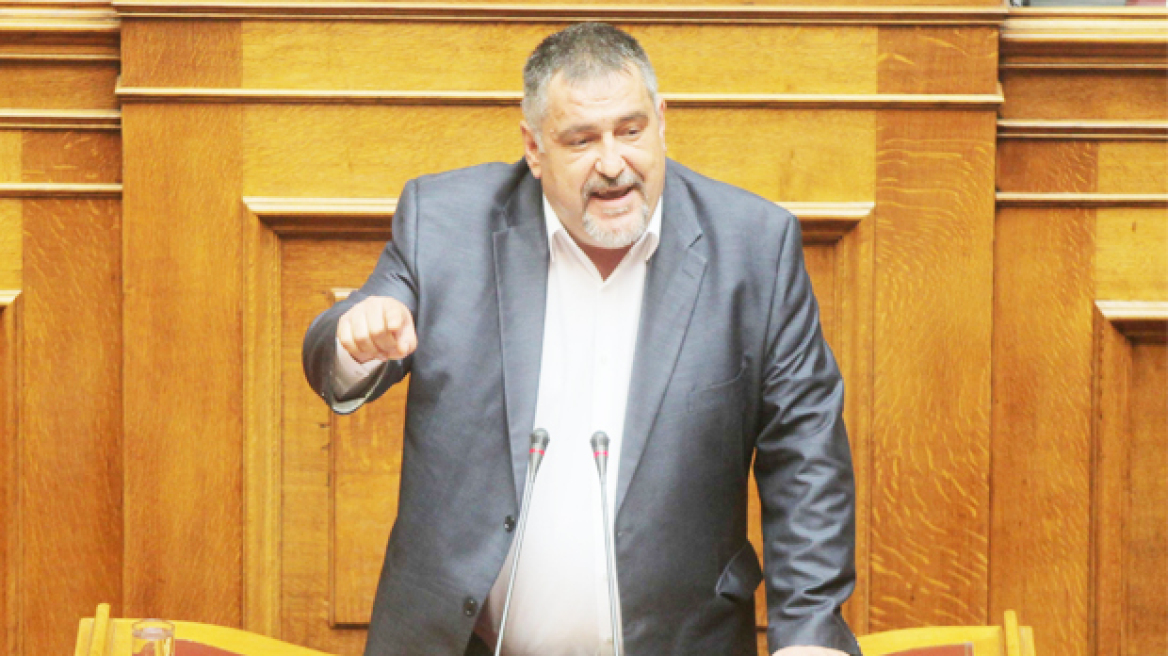 Προκαλεί ο χρυσαυγίτης βουλευτής Κουκούτσης: Ζητώ συγγνώμη από το λαό που δεν χτύπησα βουλευτή του ΣΥΡΙΖΑ...