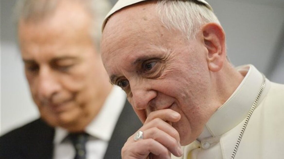 Ο Πάπας κόβει... βόλτες τις νύχτες και βοηθά φτωχούς 