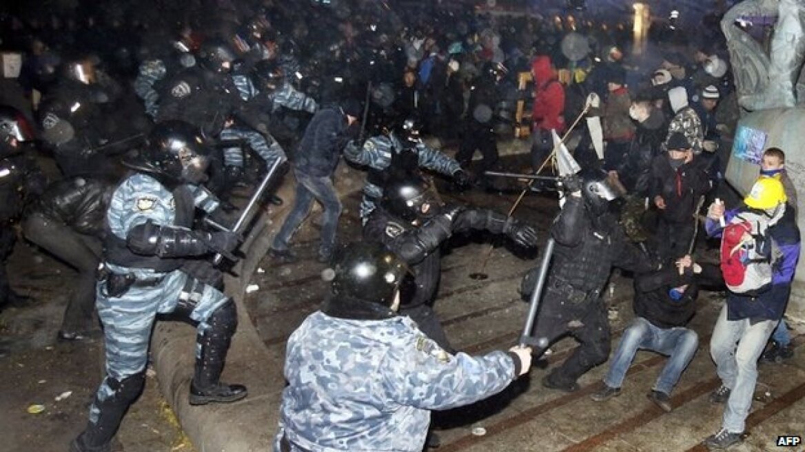 Ουκρανία: Η αντιπολίτευση ζητεί πρόωρες εκλογές