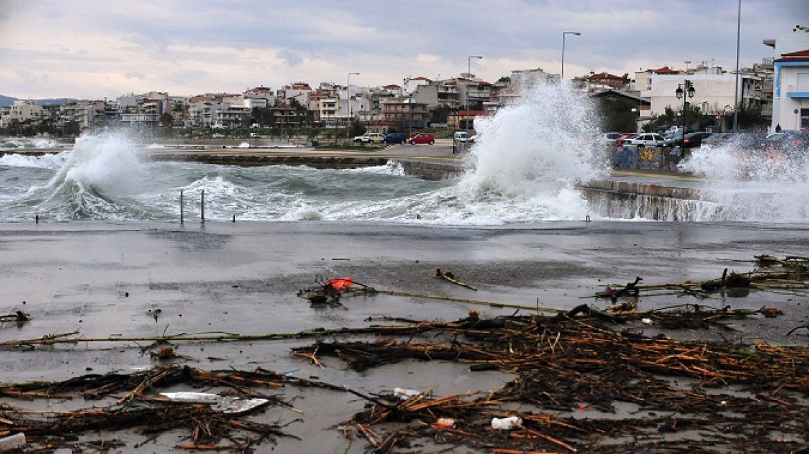 Δείτε φωτογραφίες από την κακοκαιρία σε όλη τη χώρα