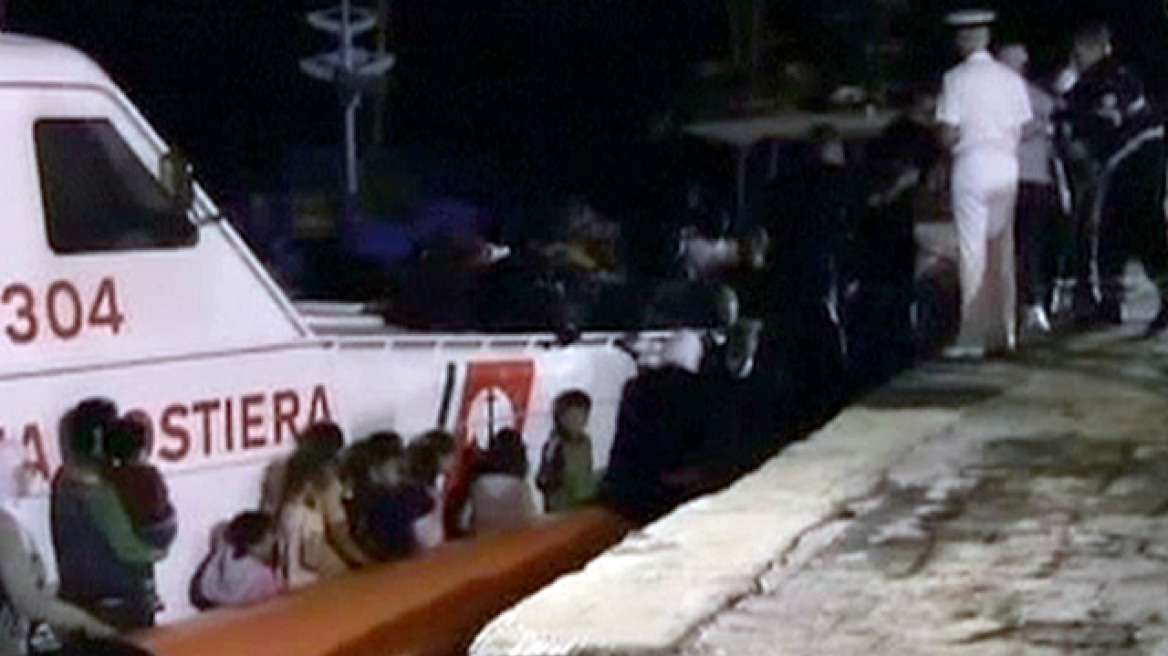 Ιταλία: Η ακτοφυλακή διέσωσε πάνω από 100 Σύρους πρόσφυγες νότια της Σικελίας