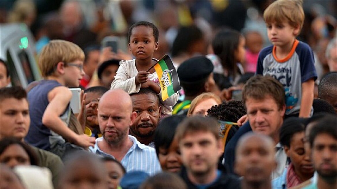 Σε λαϊκό προσκύνημα η σορός του Νέλσον Μαντέλα