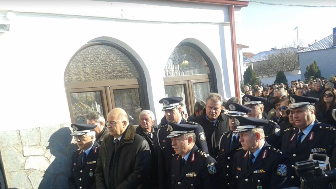Φλώρινα: Θρήνος στην κηδεία του αστυνομικού που δολοφονήθηκε από Αλβανούς