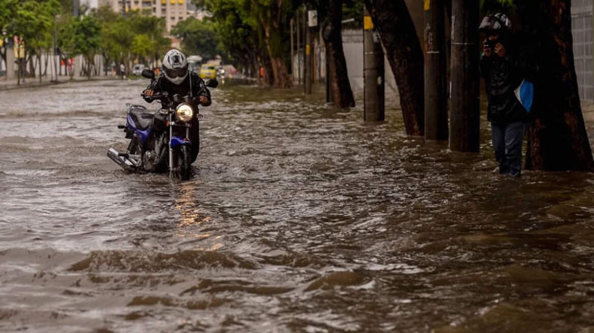  Τουλάχιστον δύο νεκροί από πλημμύρες στο Ρίο ντε Τζανέιρο