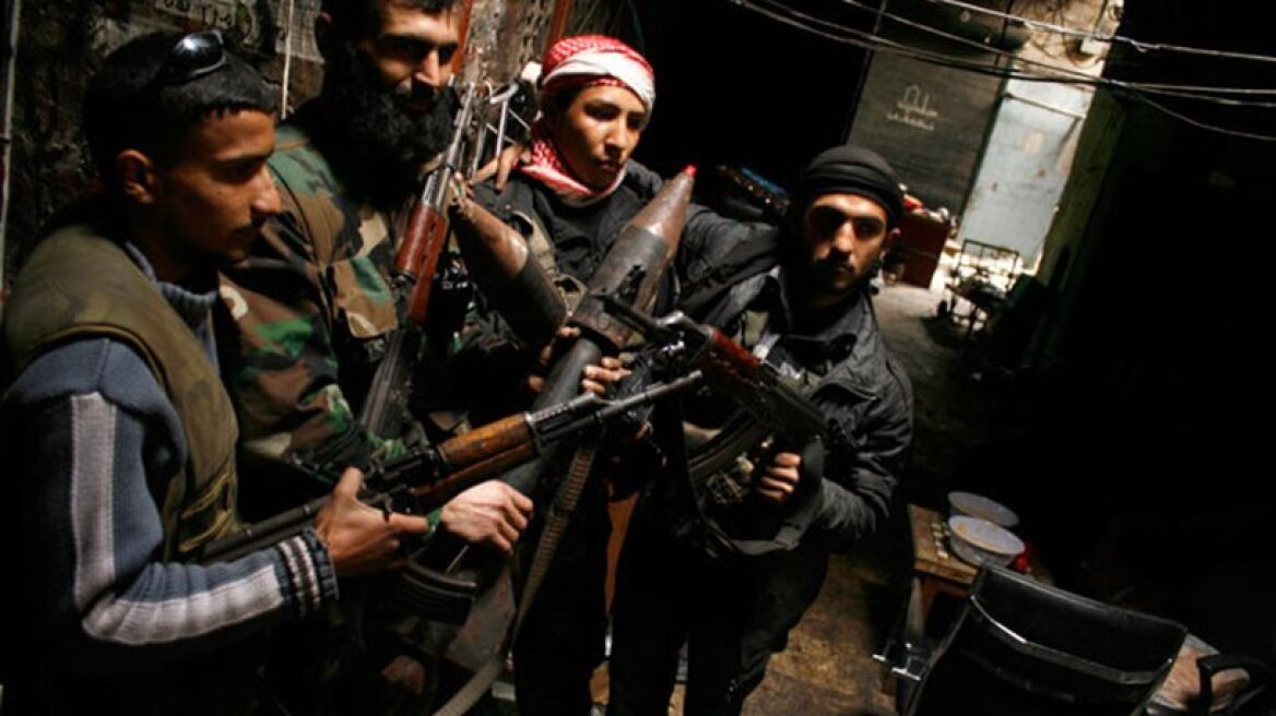 Η Τουρκία εφοδιάζει με όπλα τους Σύρους αντάρτες;
