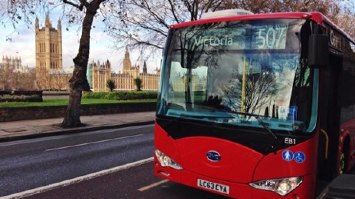 Βρετανία: Τα λεωφορεία στο Λονδίνο γίνονται ηλεκτρικά