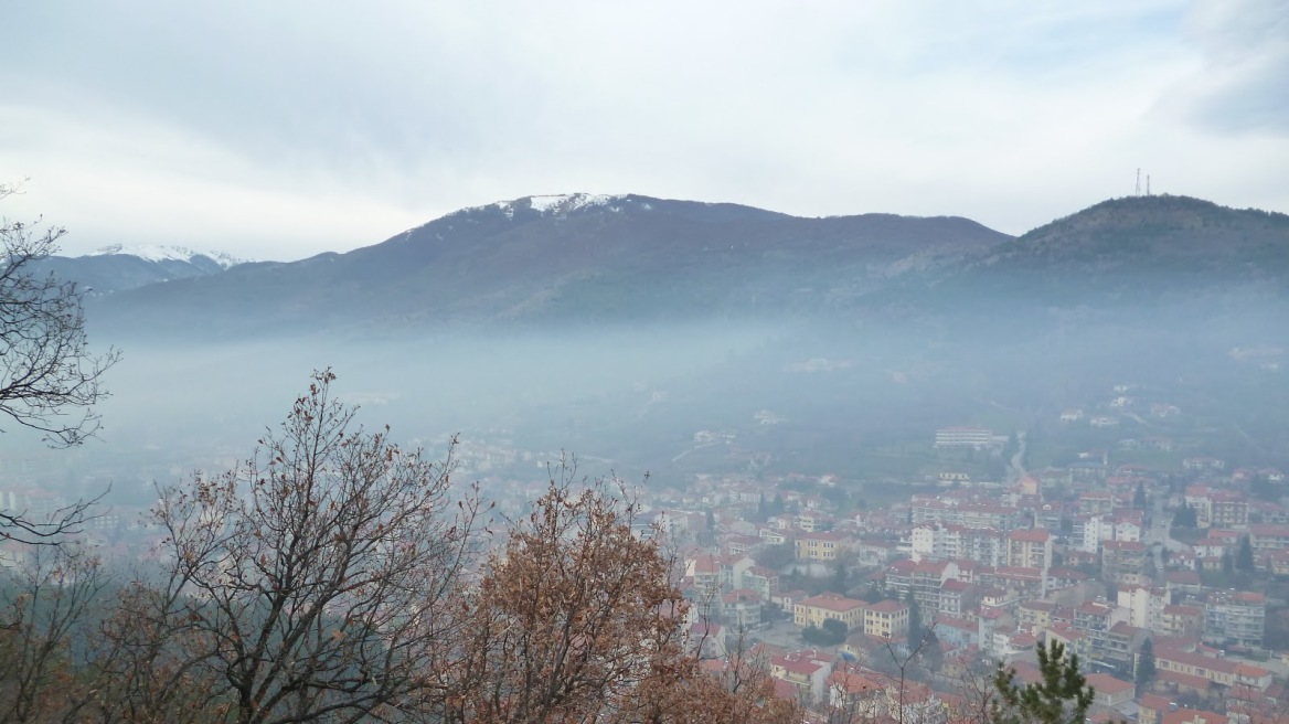 Ιωάννινα: Ξεπέρασε το όριο του συναγερμού η αιθαλομίχλη