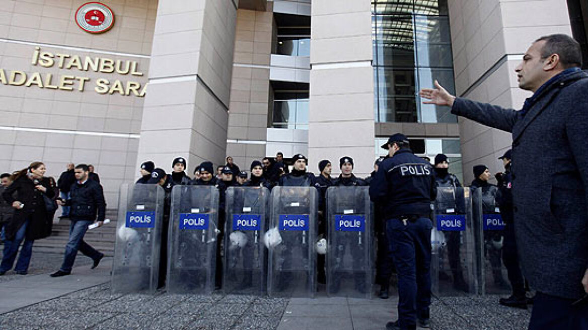 Σκάνδαλο διαφθοράς στην Τουρκία: Ποιος φιμώνει τον εισαγγελέα του β' γύρου ερευνών;
