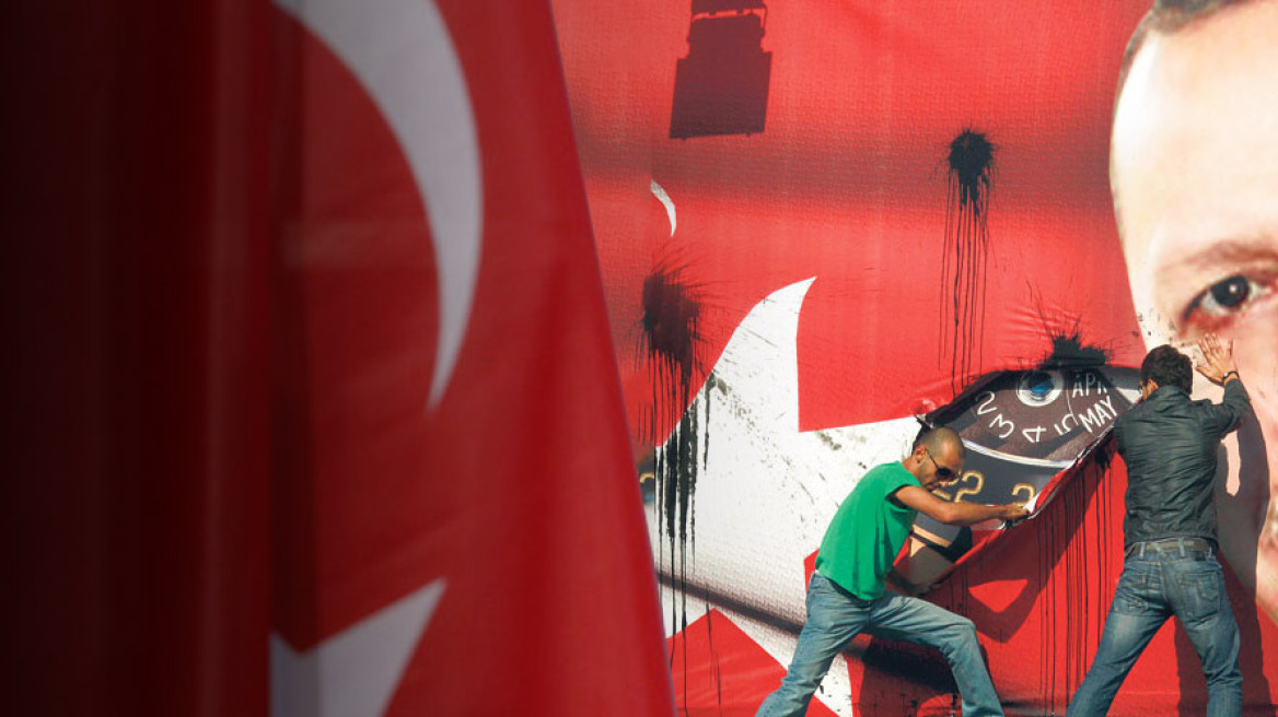 Τουρκία: Ξένοι επενδυτές ξεφορτώνονται άρον άρον τα τουρκικά ομόλογα 