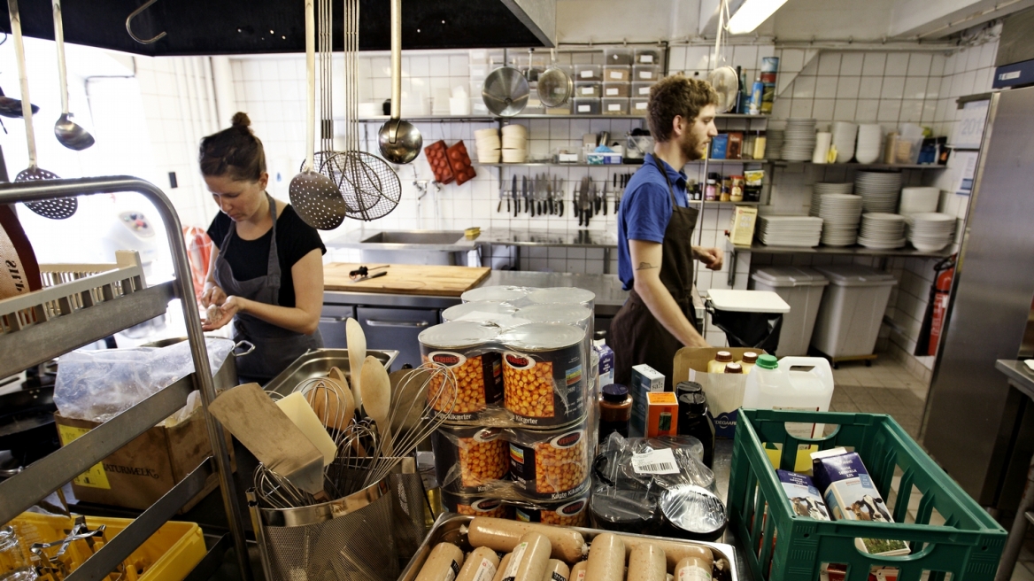 Δανέζικο εστιατόριο παίρνει τις πρώτες ύλες από τα σκουπίδια!