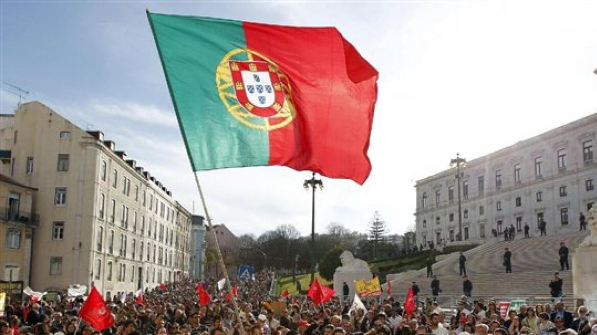 Πορτογαλία: Η κυβέρνηση σχεδιάζει την επιβολή έκτακτων εισφορών στις συντάξεις
