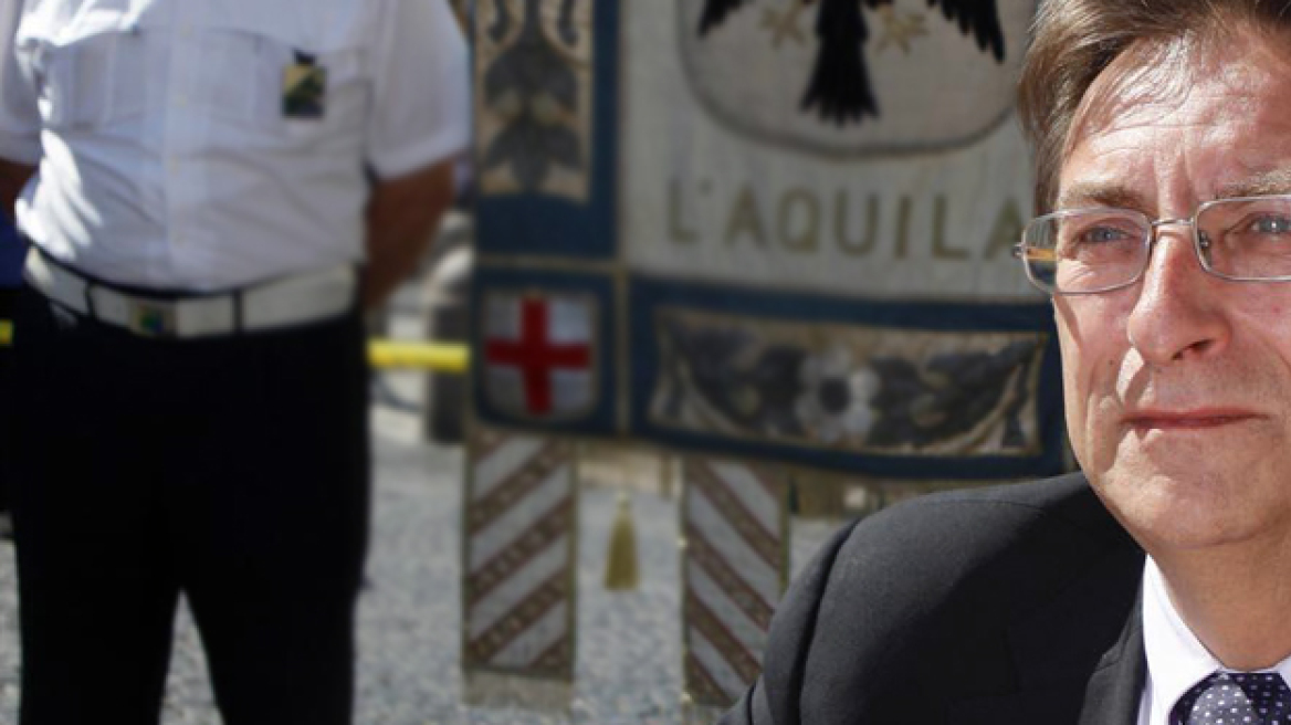 Ιταλία: Παραιτήθηκε ο δήμαρχος της πόλης Λ' Άκουιλα