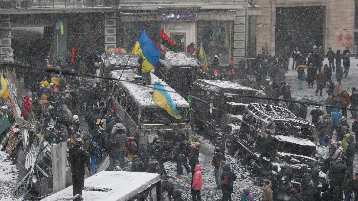 Αιματοβαμμένες διαδηλώσεις στο Κίεβο: Ενας ακτιβιστής νεκρός