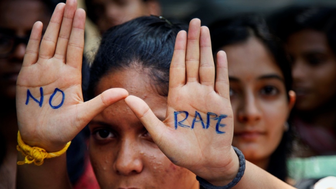 Ινδία: Υπό αστυνομική προστασία η 20χρονη που έπεσε θύμα ομαδικού βιασμού