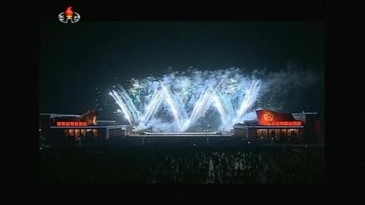 Βόρεια Κορέα: Γιόρτασαν το νέο έτος με πυροτεχνήματα